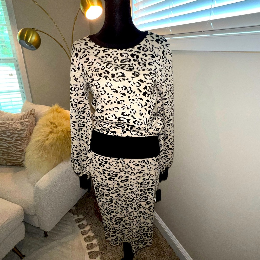 RACHEL ROY: January Tan/Black Combo  Sweater - M/Skirt - L